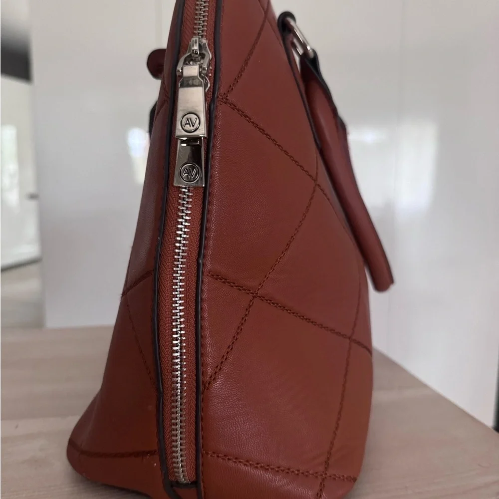 Adrienne Vittadini chic versatile